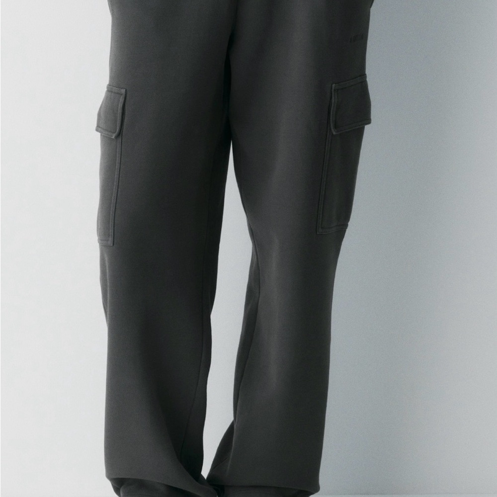 Aritzia Women's Cargo Sweatpants - Charcoal Gray